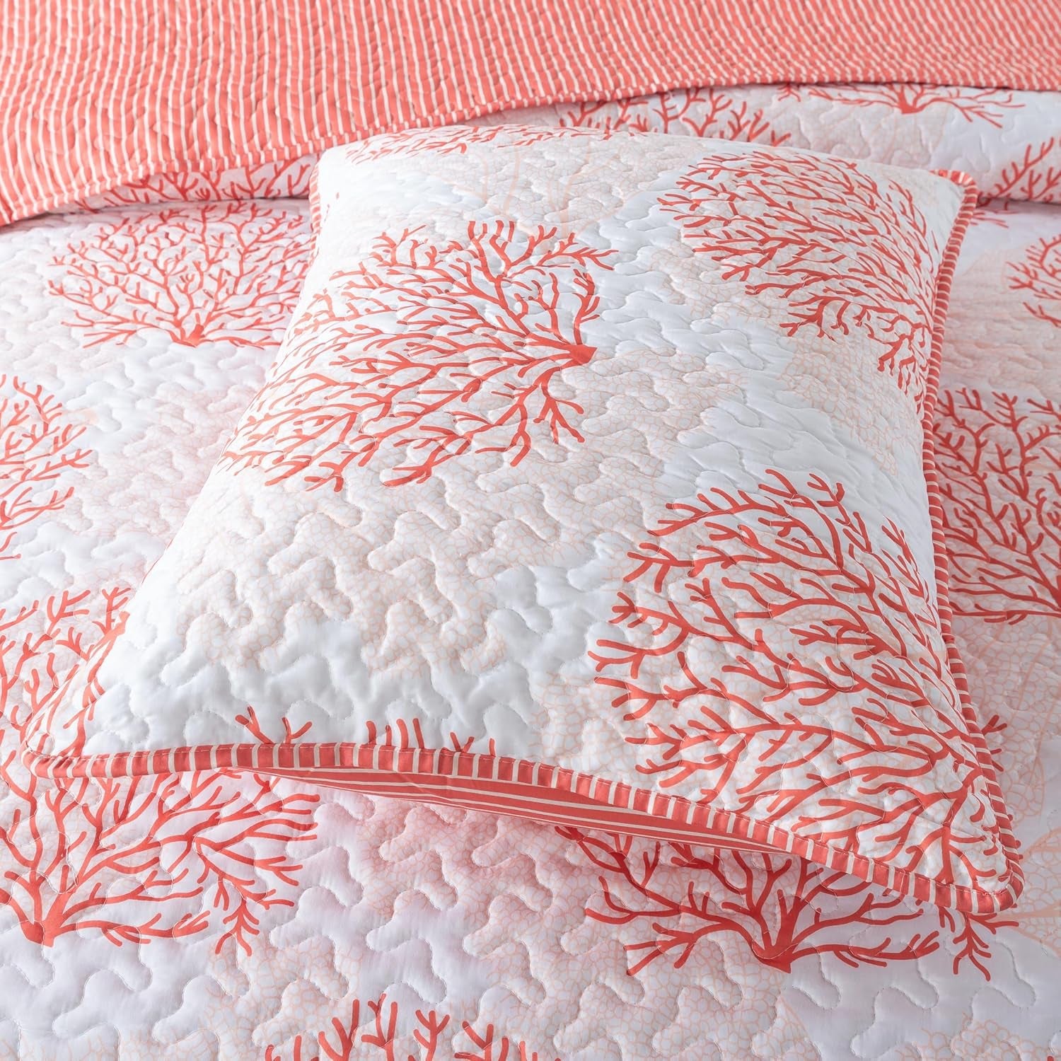 Coastal Quilt Set - King and 2 Shams, Quilted Coastal Bedspread with Beach Theme, Ocean Bedding Set, Summer Nautical Quilt, Beachy Comforter with Tropical Motif, Sea of Coral